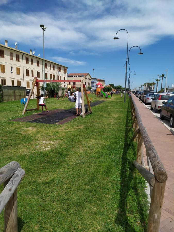 Ad Un Passo Dal Mare Appartement Porto SantʼElpidio Buitenkant foto
