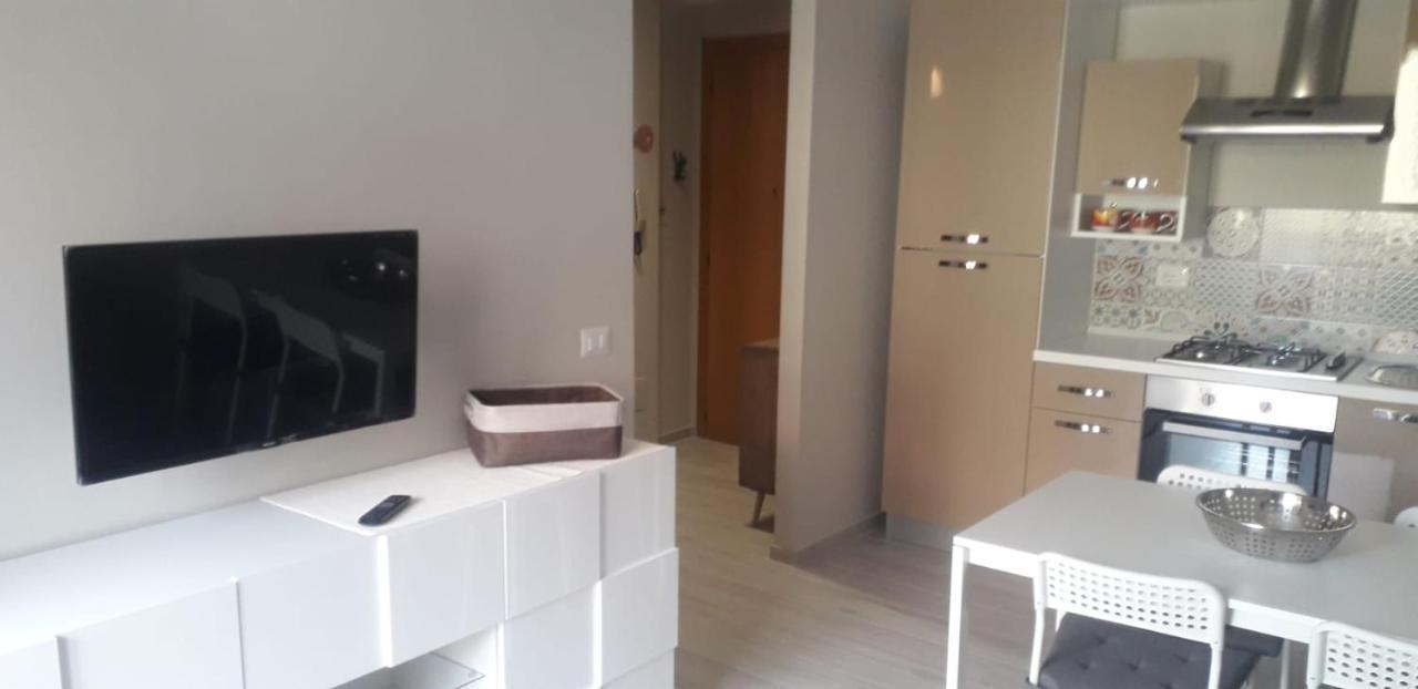 Ad Un Passo Dal Mare Appartement Porto SantʼElpidio Buitenkant foto