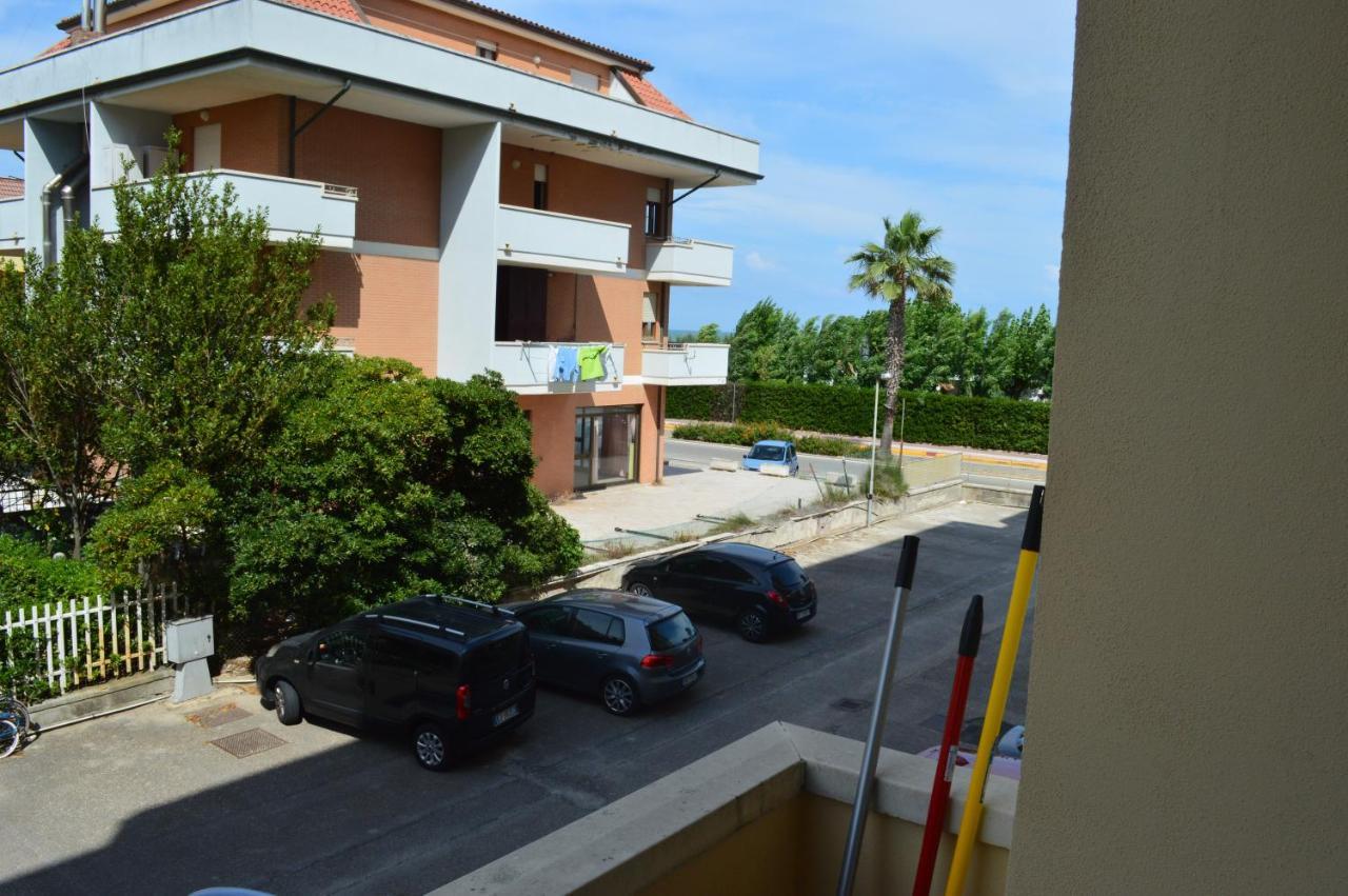 Ad Un Passo Dal Mare Appartement Porto SantʼElpidio Buitenkant foto
